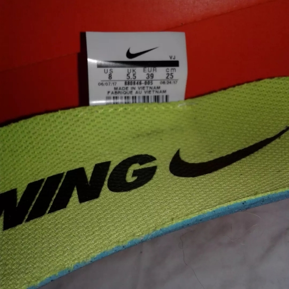 Nike Free Rn Motion Flyknit Running Shoe Wolf Grey 880846-005 Women's sz 8 - Picture 5 of 6